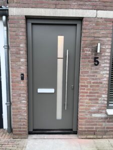 voordeur met kozijn